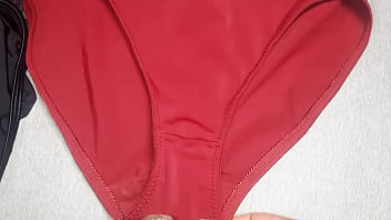 Preview 2 of Full Story Family Sex Xhmaster - Me vine sobre los calzones rojos de mi amiga