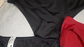 Preview 1 of Full Story Family Sex Xhmaster - Me vine sobre los calzones rojos de mi amiga