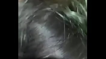 Preview 2 of Rare Video Bottom Sex Niece - esposa novinha e safada chupando duas rolas ao mesmo tempo no menage
