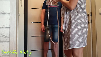 Preview 1 of Xnxx Girls In Saree Dress - The deliveryman did not expect that he would be paid with a blowjob and a fuck