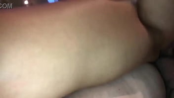 Preview 3 of Uncle Bathing Show - Novinha faz marido de corno transando com tatuado sem camisinha e ainda deixa gozar na boquinha