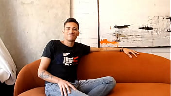 Preview 1 of Bar Man And Nat Girl - Fodendo gostoso com o bombeiro no sof&aacute_