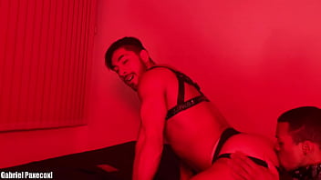 Preview 1 of Naked Frog - sabe transar e dar o cuzinho como ningu&eacute_m - Bebecito ( video completo no RED )