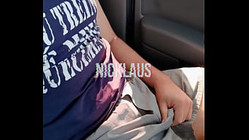 Preview 1 of Cock Pee Gaydick Piss - novinho se masturbando gostoso no carro | Nicklaus
