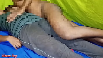 Preview 1 of Mom Dad Srx And Caught Daughter - चोद चोद के चूत को बना दिया कुआं