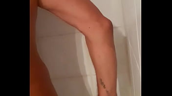 Preview 4 of Oral Sex India Hd - Se sodomiser comme une petite pute dans la douche