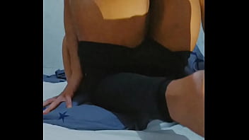 Preview 2 of Momjerking Son - comendo a morena rabuda de quatro