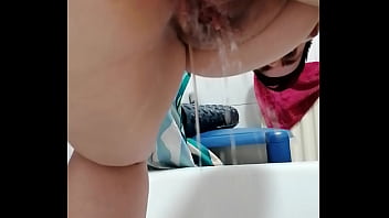 Preview 3 of Sex In Vew - Girlfriend pisses from behind
