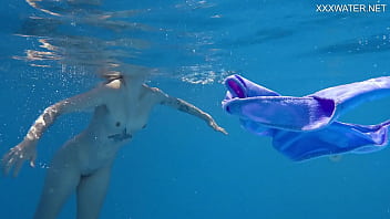 Preview 4 of Ngentor Janda - Gorgeous Mimi Cica swims nude in the pool