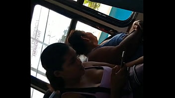 Preview 3 of Dog Grils Xxx - Ricas tetas brincando en el bus (RESUBIDO)