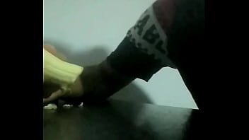 Preview 4 of Pee Voyeur Girls Gotsporn - Virgen con ganas de pene se traga 15 CM.