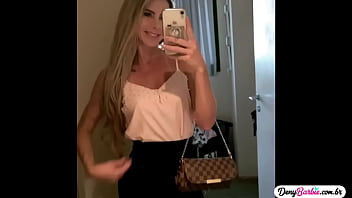 Preview 1 of Old Man Jerks Loud - Excitada em casa,  chamei o policial para me comer bem gostoso - www.denybarbie.com.br
