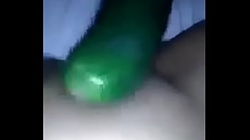 Preview 4 of Ffm Mature Boy - Mi esposa usando un pepino
