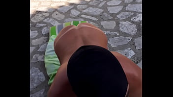 Preview 2 of Indian Girl Nude In Public - Sucer son gode comme une vraie chienne
