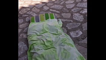 Preview 1 of Indian Girl Nude In Public - Sucer son gode comme une vraie chienne