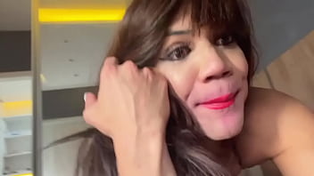 Preview 1 of Wife Public Gang Rape - PROVOCANDO ENTREGADOR DO RAPPY E PAGUEI A GORJETA COM MAMADA