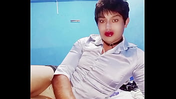 Preview 1 of Mom Fucks Her Son Forcely - Saludando a los Chicos Morbosos