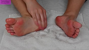 Preview 2 of Geys Xxx Jovenes - TSM - Dylan poses her oily bare feet