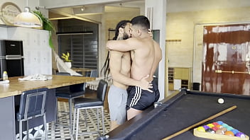 Preview 2 of Moriah Mills Hard - beijo apaixonado e uma chupada com garganta profunda