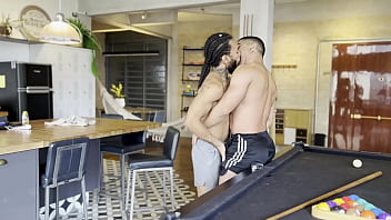 Preview 1 of Moriah Mills Hard - beijo apaixonado e uma chupada com garganta profunda