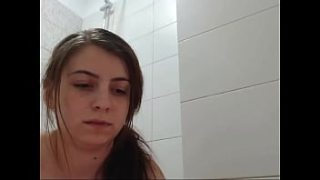 Preview 2 of Getto Pron - She suck in the bath