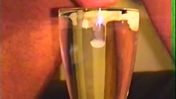 Preview 3 of Veil Rebelles - in ein Glas voll mit Wasser abgespritzt