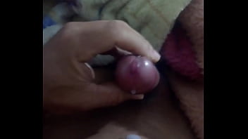 Preview 4 of Indian 12 Sal Ki Ladaki Xxx - Batendo uma pra aliviar antes do campeonato