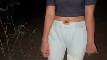 Preview 1 of Italy Moves - Padosan Ko jungle me bula kar uski chudai kar dali..