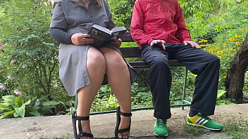 Preview 1 of Www Sex Vaido Hindi Com - Experienced MILF knows how to juice his cock outdoors