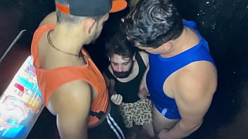 Preview 1 of Cumshot On Miley Cyrus - Dois machos dotados revezaram meu cu nas cabines   (V&iacute_deo Completo  no XVideos RED)