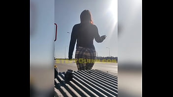 Preview 2 of Gang 40 - Stefy Quinn haciendo un pete a un camionero al lado de la ruta en cordoba. Miralo completo en Stefyquinn.com