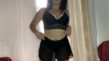 Preview 3 of Lavi Cash Step Mom - Modelaje lencer&iacute_a negra,  vaya cuerpazo m&aacute_s sexy