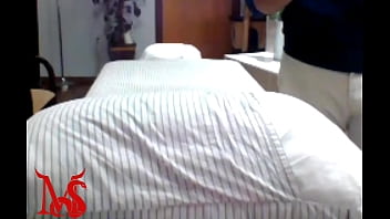 Preview 1 of Duo Maya - Massagem enquanto ele trabalhava (Completo no RED)