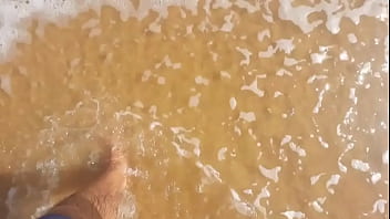 Preview 3 of Malayalm Sex Vido Hd - Ladysilva na praia exibindo seus pezinhos lindos,  querendo um macho para curar eles bem gostoso