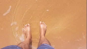 Preview 1 of Malayalm Sex Vido Hd - Ladysilva na praia exibindo seus pezinhos lindos,  querendo um macho para curar eles bem gostoso