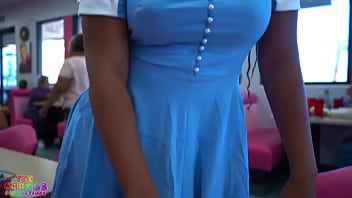 Preview 2 of Xnxx Tante Vs Menantu Silyeng - Slutty waitress gives a sloppy blowjob to her new customer