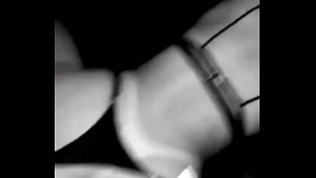 Preview 1 of Sxx Porn Tube - Gostosa de 4 na minha cama falando bota indo pra socar na sua xoxota
