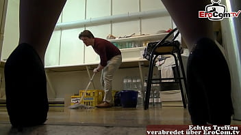 Preview 1 of Sex Host - Rauchende deutsche dominante dicke Arsch mutter fickt