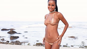 Preview 3 of Big Boods - Putri Cinta on a beautiful tropical beach