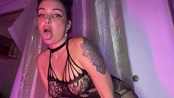 Preview 2 of Xxxbf Up Kuire Lad - En lencer&iacute_a y a 4 patas para seducir a su hermanastro