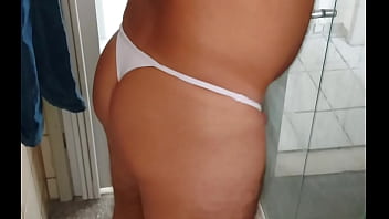 Preview 1 of India Rande Sex - Ladysilva exibindo seu bundao de fio dental batendo punheta com o cuzinho piscando querendo uma piroca  grande e grossa