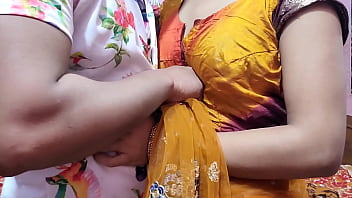Preview 2 of Muslim Mia Kalifa Naked - देसी भाभी ने घर सफाई करते समय देवर से चूदवाई