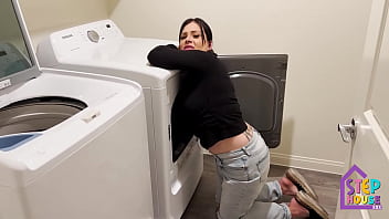 Preview 2 of Urap Xxx Video Com - My Hot Stepmom London Rose Got Stuck in the Washer