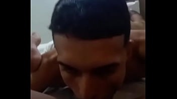 Preview 1 of Mom And Son Xnxx P - Chupando a morena gostosa