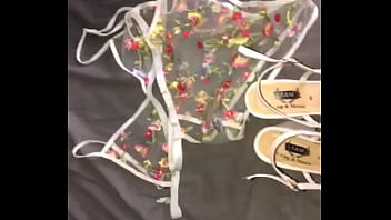 Preview 1 of Supir Xxx - Semen en zapatillas de tiras