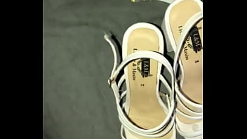 Preview 4 of Supir Xxx - Semen en zapatillas de tiras