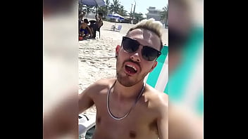 Preview 3 of Venus And Jarid - NOVINHO GOZANDO NO BANHEIRO