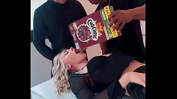Preview 1 of Virgin Girl First Time Sex Movie - Cereal anyone? angielynxxx x SmaePapi
