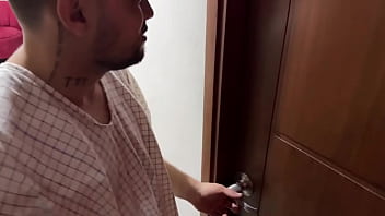 Preview 1 of Hird Fuck - Mi timida madrastra aprende me ense&ntilde_a a follarme a una mujer madura.