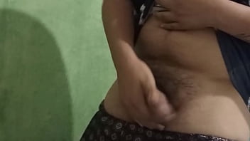 Preview 1 of Semalesex Com - Batendo uma e dando leite.